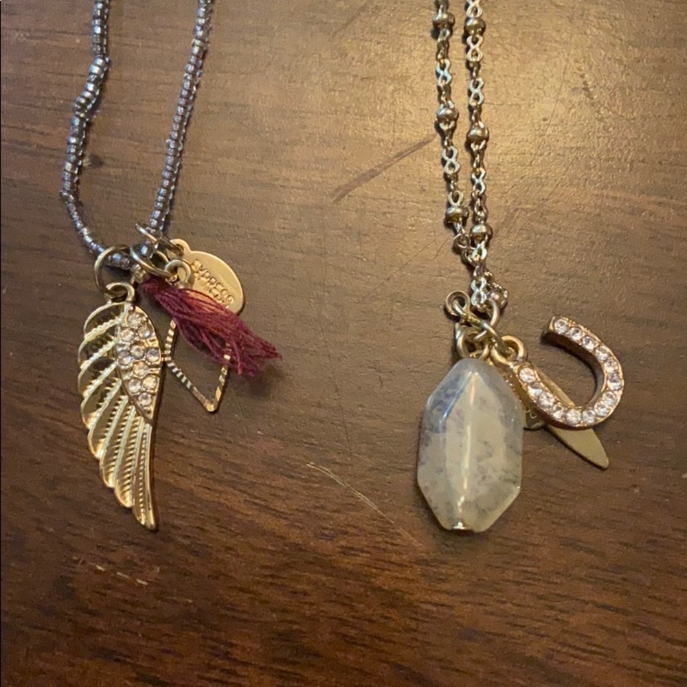 Set of two- necklaces